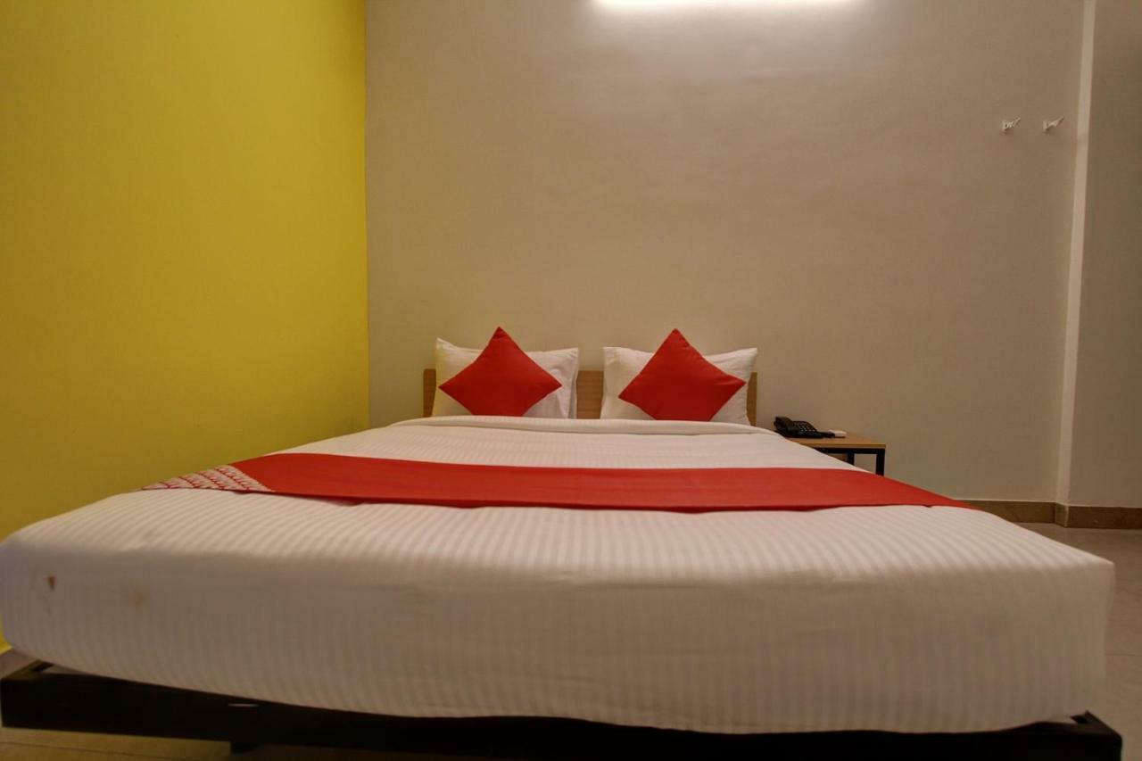 Oyo Flagship 36650 Tristar Inn Coimbatore Habitación foto